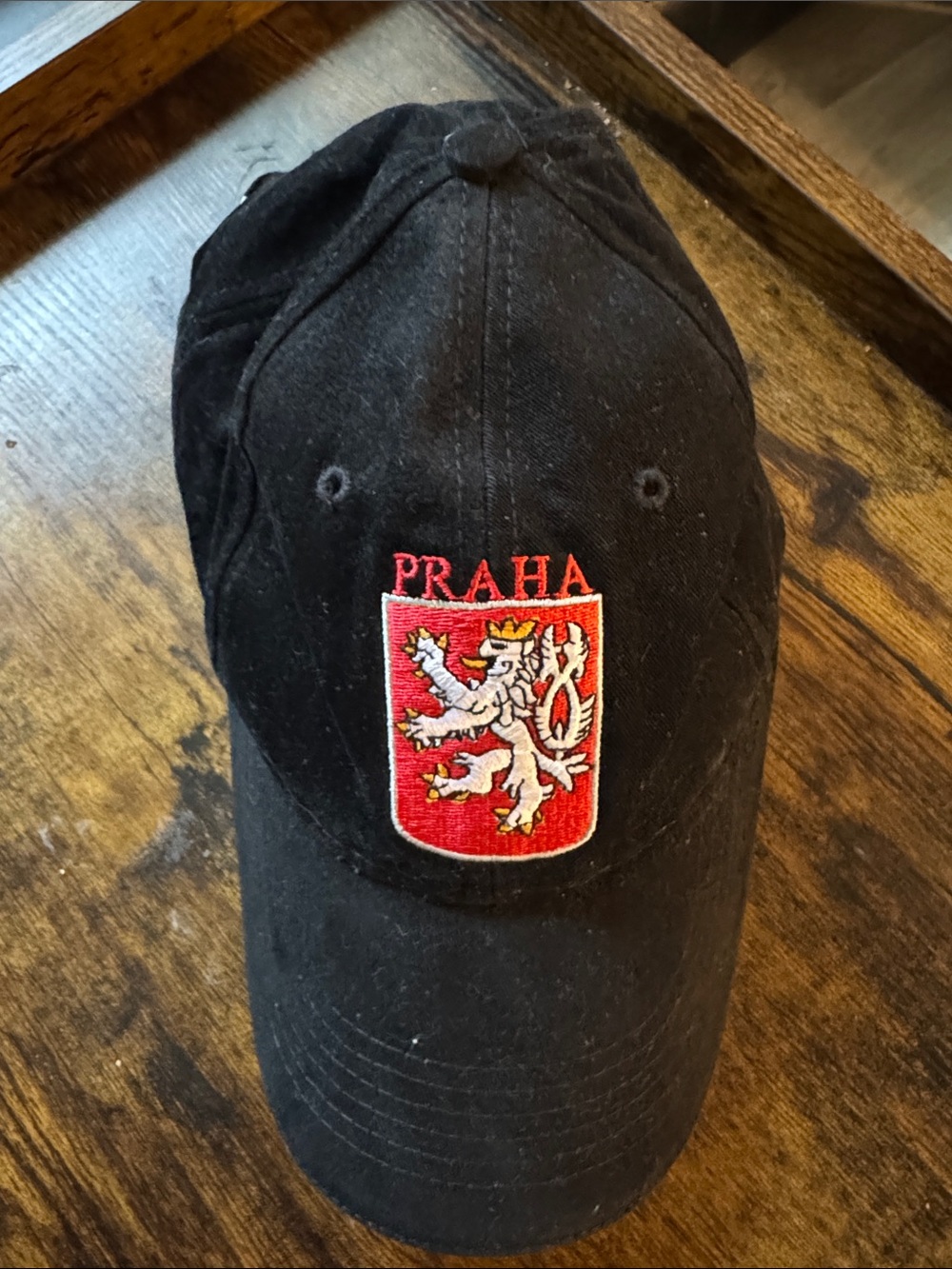 Praha Embroidered Crest Black Baseball Cap